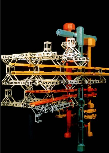 Datei:63 Günther Domenig und Eilfried Huth, Neue Wohnformen Stadt Ragnitz, Projekt, Modell, 1969 © FRAC Centre-Val de Loire, Orléans, Philippe Magnon.jpg